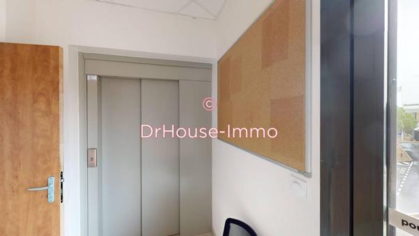 Commerce à louer 8 pièces de 150 m²