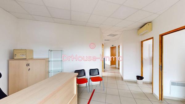 Commerce à louer 8 pièces de 150 m²