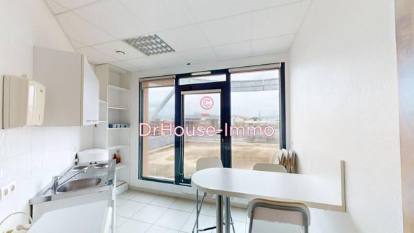 Commerce à louer 8 pièces de 150 m²