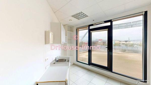 Commerce à louer 8 pièces de 150 m²