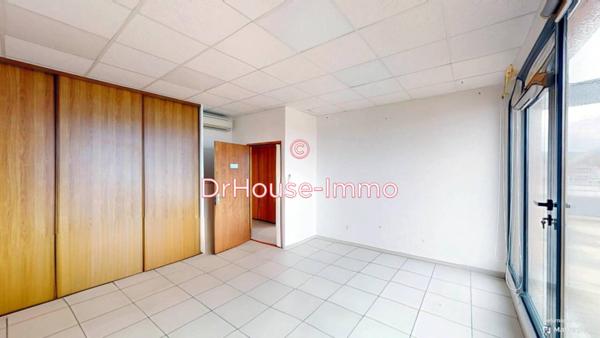 Commerce à louer 8 pièces de 150 m²