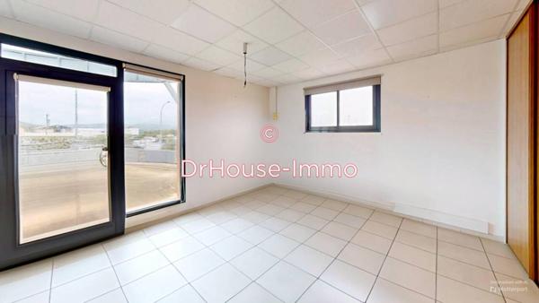 Commerce à louer 8 pièces de 150 m²