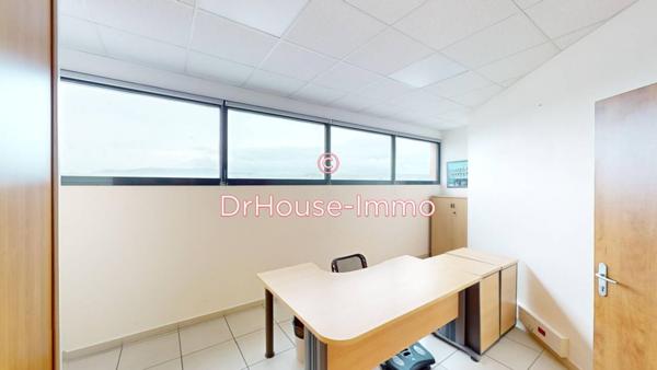 Commerce à louer 8 pièces de 150 m²