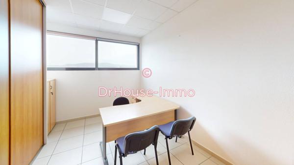 Commerce à louer 8 pièces de 150 m²