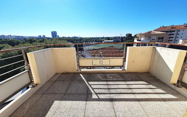 Appartement à vendre    2 pièces • 43 m2 Saint-Laurent-du-Var