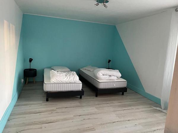 Corps de ferme isolé et ses 7 hectares avec étang