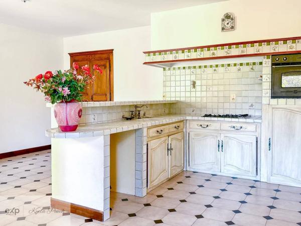 Forcalquier – Maison en pierre de 140 m², terrain piscinable et parcellisable