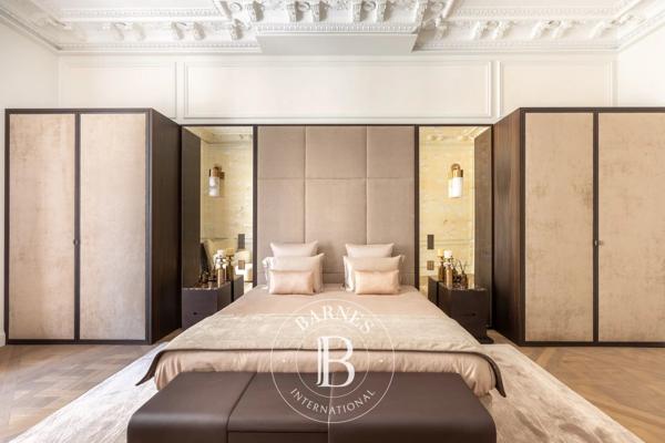 Paris 8ème, Appartement 5 Chambres -  372 m² à vendre