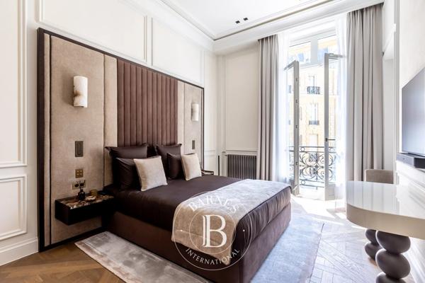 Paris 8ème, Appartement 5 Chambres -  372 m² à vendre