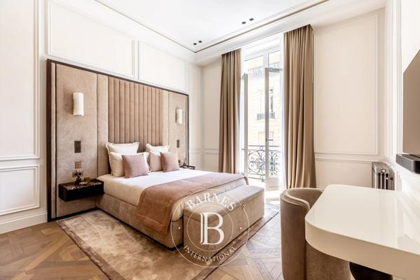 Paris 8ème, Appartement 5 Chambres -  372 m² à vendre