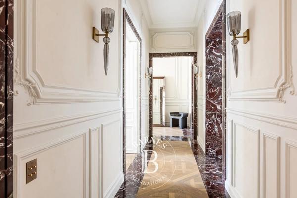 Paris 8ème, Appartement 5 Chambres -  372 m² à vendre