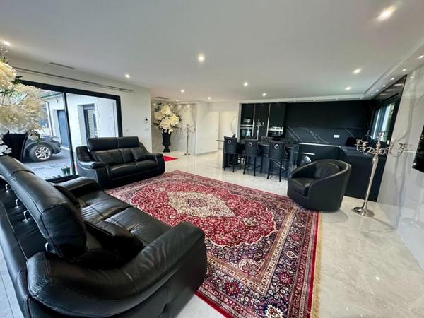 Maison Bassens 6 pièce(s) 140 m2