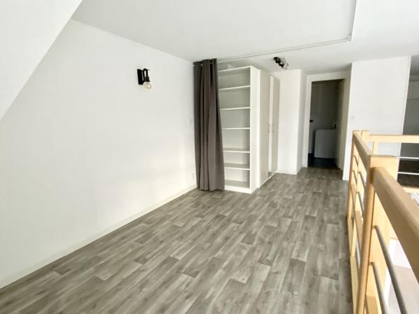 Port Guillaume - Loft 3 pièces exposé Sud-Ouest en parfait état général