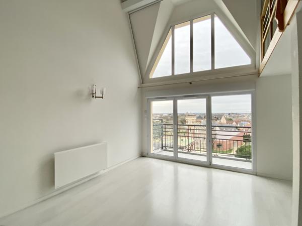 Port Guillaume - Loft 3 pièces exposé Sud-Ouest en parfait état général