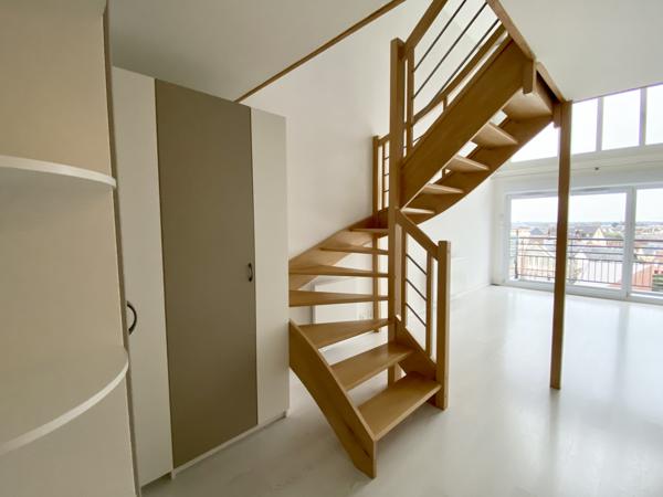 Port Guillaume - Loft 3 pièces exposé Sud-Ouest en parfait état général