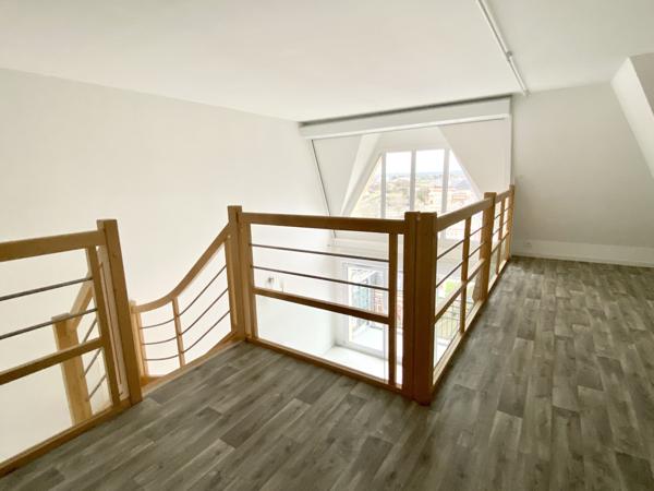 Port Guillaume - Loft 3 pièces exposé Sud-Ouest en parfait état général