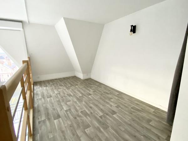 Port Guillaume - Loft 3 pièces exposé Sud-Ouest en parfait état général