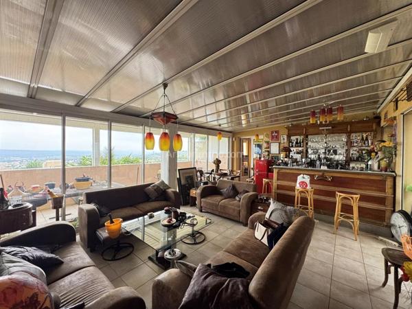 Vente                                                      Maison
                        
                     7 pièces                      358 m2                     à Manosque