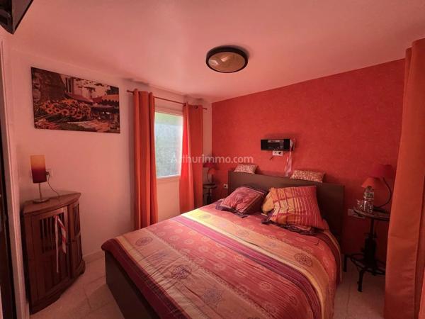 Vente                                                      Maison
                        
                     7 pièces                      358 m2                     à Manosque