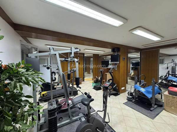 Vente                                                      Maison
                        
                     7 pièces                      358 m2                     à Manosque