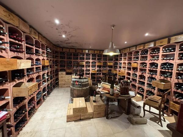 Vente                                                      Maison
                        
                     7 pièces                      358 m2                     à Manosque