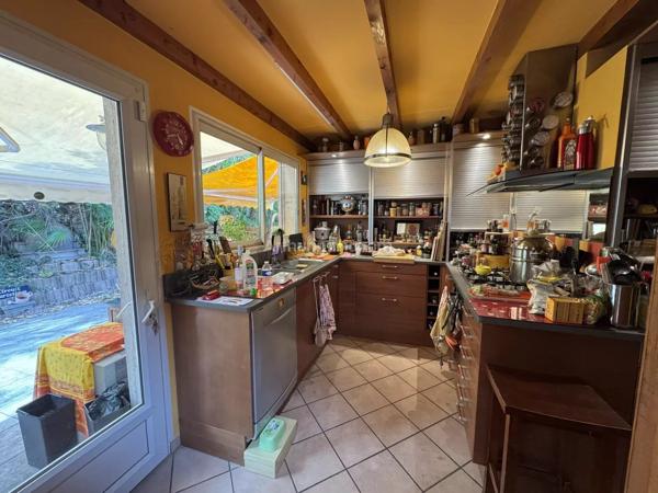 Vente                                                      Maison
                        
                     7 pièces                      358 m2                     à Manosque