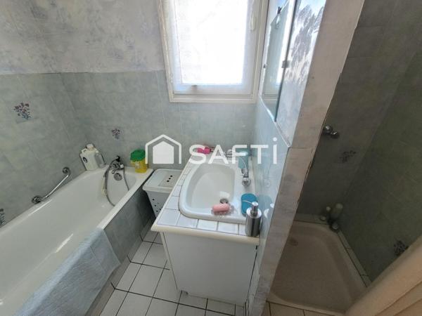 MAISON CENTRE VILLE 2ch + GD JARDIN + Dépendances