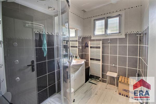 Mondragon - Maison rénovée avec piscine et garage