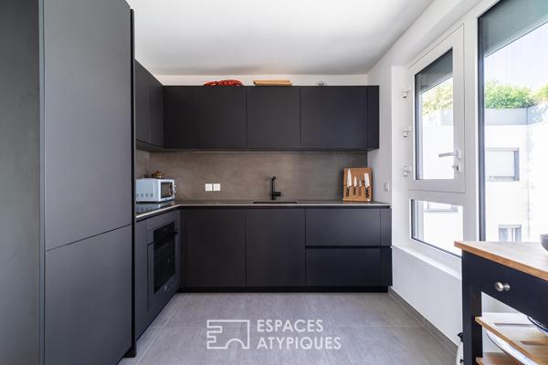 Dernier étage avec rooftop et vue dégagée jusqu’à la mer