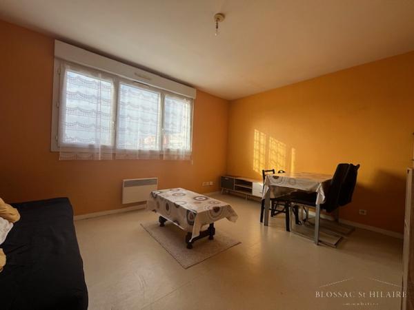 POITIERS, RUE DE LA PLAINE, STUDIO MEUBLE AVEC PARKING