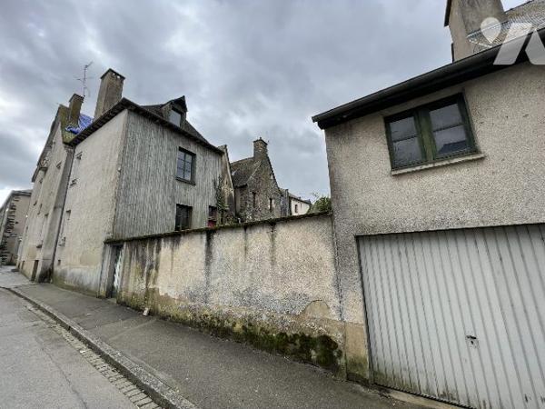 MAISON DE BOURG A VENDRE