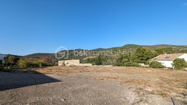 Terrain de 1 360 m²
