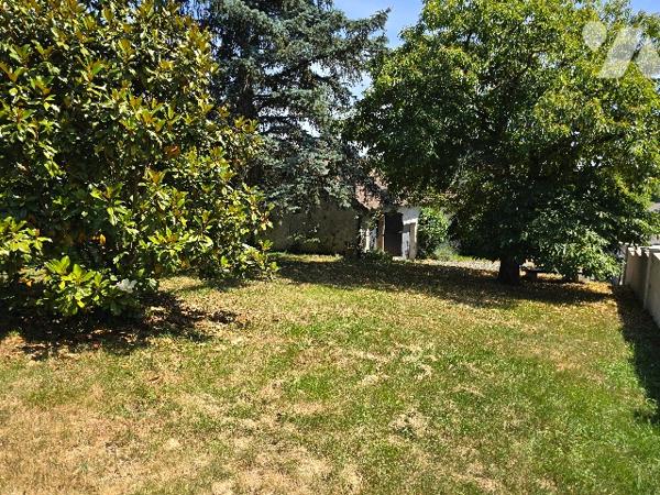 Maison de m² 77 avec double garage sur parcelle de 533 m².