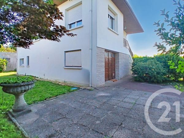 Maison à vendre  5 pièces - 137,04 m 2   ST MEDARD EN JALLES  - 33