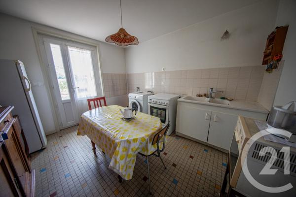 Maison à vendre  5 pièces - 137,04 m 2   ST MEDARD EN JALLES  - 33