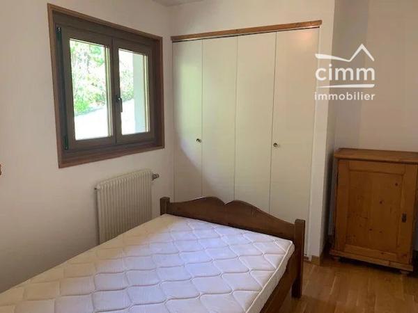 Nous vous proposons à la location, une maison individuelle d'environ 121m² sur les hauteurs de SALLANCHES.