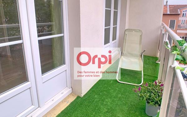 Appartement à vendre    3 pièces • 46,88 m2 Issy-les-Moulineaux