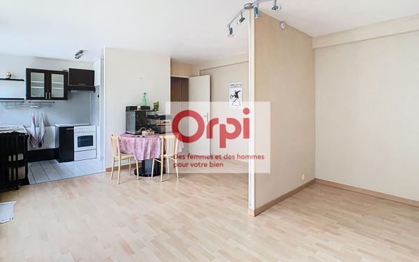 Appartement à vendre    3 pièces • 46,88 m2 Issy-les-Moulineaux