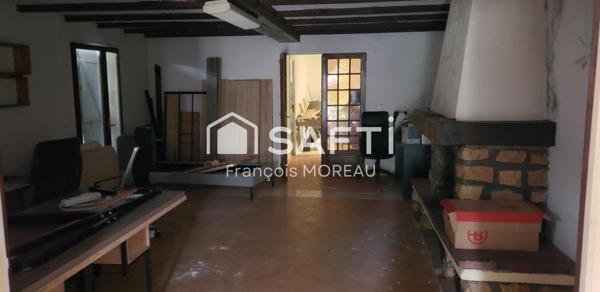 Maison 65 m2, Entrepot 250 m2, terrain 941 m2 Nemours