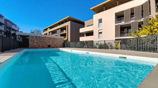 FREJUS T3 TERRASSE PISCINE GARAGE DOUBLE PARKING