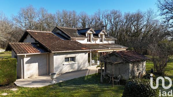 Maison 5 pièces de 103 m² à Paussac-et-Saint-Vivien (24310)