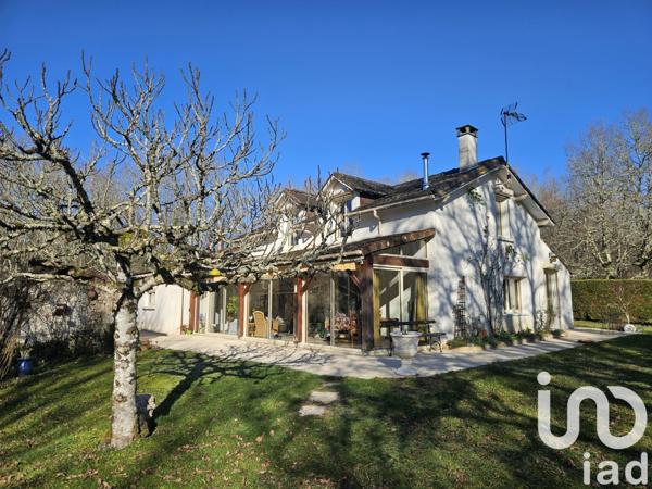 Maison 5 pièces de 103 m² à Paussac-et-Saint-Vivien (24310)