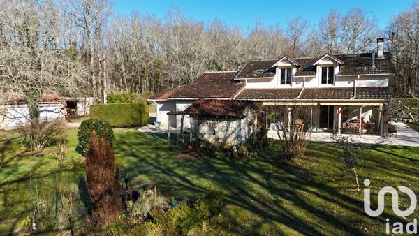 Maison 5 pièces de 103 m² à Paussac-et-Saint-Vivien (24310)