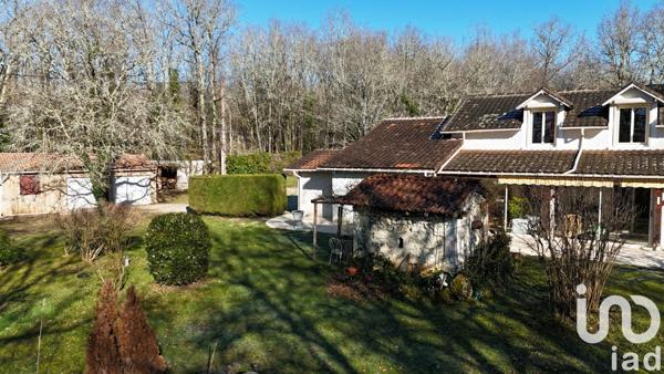 Maison 5 pièces de 103 m² à Paussac-et-Saint-Vivien (24310)