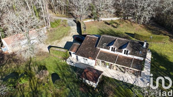 Maison 5 pièces de 103 m² à Paussac-et-Saint-Vivien (24310)