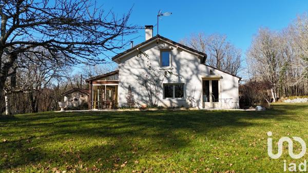 Maison 5 pièces de 103 m² à Paussac-et-Saint-Vivien (24310)