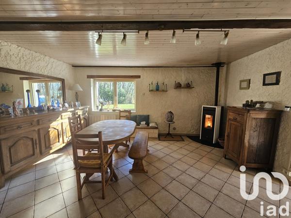 Maison 5 pièces de 103 m² à Paussac-et-Saint-Vivien (24310)