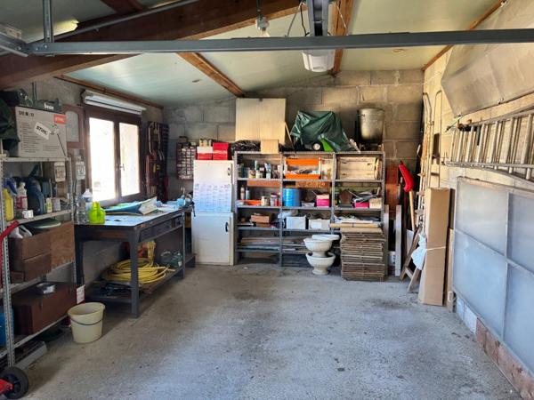 Maison à village, 3 chambres et garage jardin 484 M2