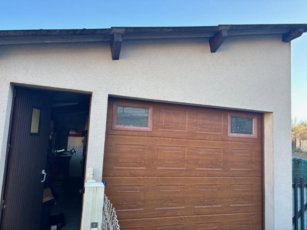 Maison à village, 3 chambres et garage jardin 484 M2