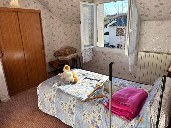 Maison à village, 3 chambres et garage jardin 484 M2